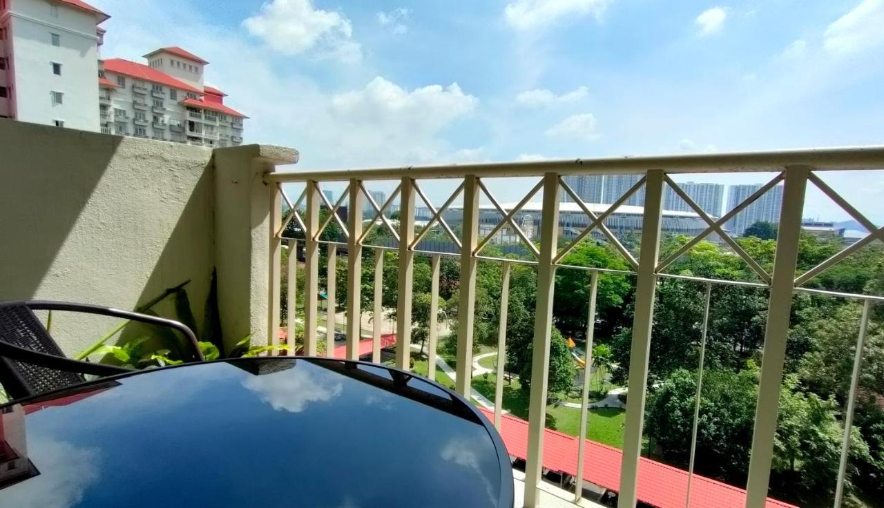 Apartment Next To Axiata Arena, Stadium Bukit Jalil クアラルンプール エクステリア 写真